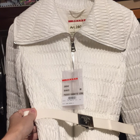 New with tags Prada jacket HOST PICK π₯π₯ - Picture 6 of 8